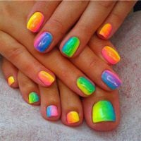 Rainbow manikűr