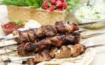 Recept bélszín, főtt kebab a kefir - 1001 grill ételek