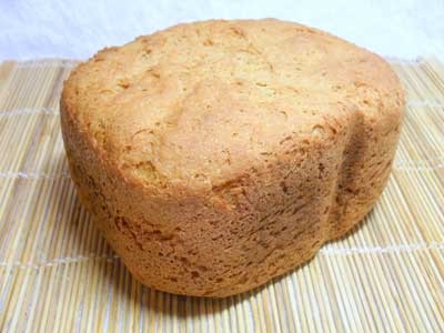 Rozs-búza kenyér a kenyérsütő MOULINEX szép fele