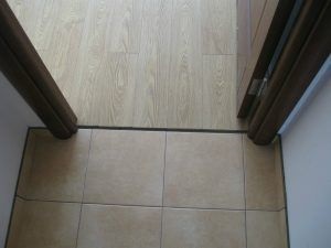 Közös laminált lapok és anélkül, hogy a anya, mint a Butt (anya) Közös a laminált és csempe anya nélkül, mint a seggét