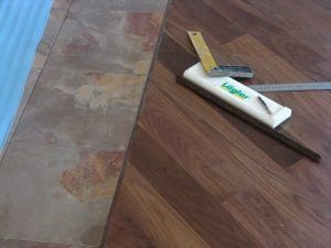 Közös laminált lapok és anélkül, hogy a anya, mint a Butt (anya) Közös a laminált és csempe anya nélkül, mint a seggét