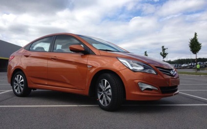 Hyundai Solaris szedán vagy ferdehátú