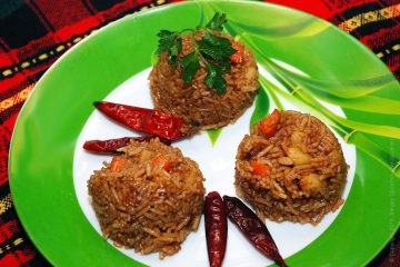 Sült rizs zöldségekkel és fűszerekkel - remek köret