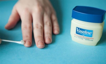 13 trükkök manikűr, amely köteles tudni minden lány (köröm) 13 körömlakk trükk, hogy meg kell tudni minden lány
