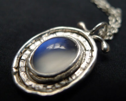 Adularia - király tulajdonságait Hold kőzetek (tulajdonságainak holdkő adular) Adularia - ingatlan király moonstones