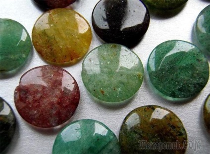 Aventurine - a kő tulajdon érdekelt (a) Aventurine - stone ingatlan érdekelt