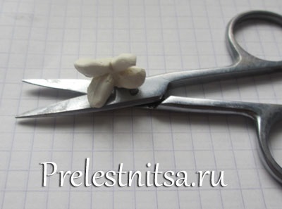 Fehér hortenzia hideg porcelán (átmérő kb don) Fehér hortenzia hideg porcelán
