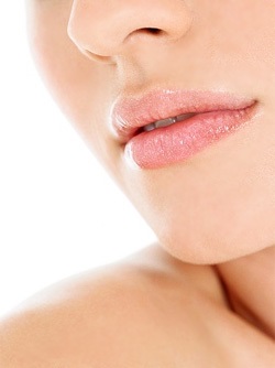 Lips sápadtság (veszteség szín), az oka, hogy állítsa vissza a természetes színe az ajkak