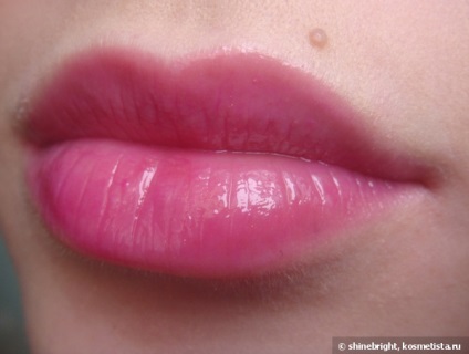 Lip Gloss Revlon szuper csillogó szájfény árnyalatú 205, 210, 215, 225, 235, 240, 255 véleménye
