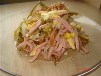 Élelmiszer kolbász receptek fényképpel (só, őrölt fekete) Edények kolbász recept fotókkal