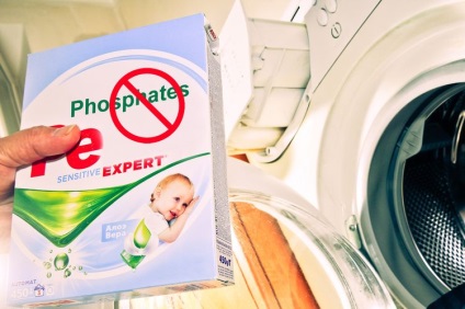 A legtöbb detergens porok tartalmazhatnak foszfátokat egy szupermarketben, egy nagy korszaka (por) A legtöbb mosóporok tartalmaz foszfátot egy szupermarketben, egy nagy korszak