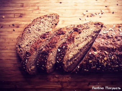 Fekete kenyeret a kenyér gép recept szolgálja a gyors, finom és olcsó