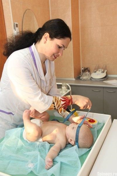 Mi úgy néz ki, neurológus az első hónapban, és hogyan befolyásolja a baba életét