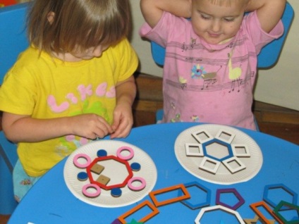 Mi a mandala és hogyan segíti a fejlesztés a gyermek, élő ma! (Work gyerekekkel) Mi a mandala és hogyan segíti a fejlesztés a gyermek, élő ma!