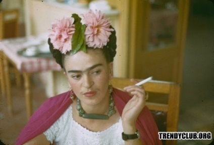 Virágok a feje „vagy a divat által inspirált Frida Kahl és cigány Carmen ... (” virág a fejét „, vagy a divat) Virágok a feje „vagy a divat által inspirált Frida Kahl és cigány Carmen ...