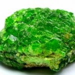 Demantoid - a zöld kő gránát, előnyös tulajdonságait az ásványi (zöld kő) Demantoid - a zöld kő gránát, előnyös tulajdonságait az ásványi