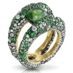 Demantoid - a zöld kő gránát, hasznos jelemzői (kő) Demantoid - a zöld kő gránát, előnyös tulajdonságait az ásványi