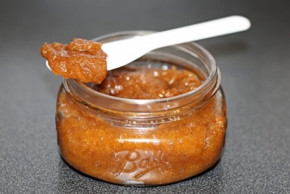 Házi arc cserjések a zsíros bőr - egy otthoni spa szalon (hideg vízzel Scrub) Házi arc cserjések a zsíros bőr - egy otthoni spa szalon
