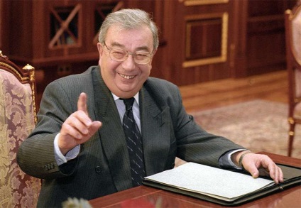 Evgeniy Maksimovich Primakov életrajzot a közgazdász, politikus