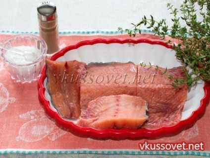 Lazac paradicsommal és sajttal recept lépésről lépésre fotó (hogyan kell főzni rózsaszín lazac) Lazac paradicsommal és sajttal recept lépésről lépésre fotók