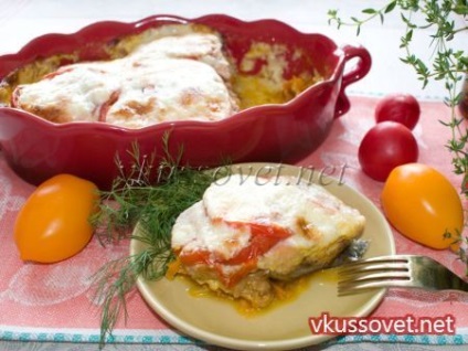 Rózsaszín lazac paradicsommal és sajttal recept lépésről lépésre képek (a sütőben) Lazac paradicsommal és sajttal recept lépésről lépésre fotók
