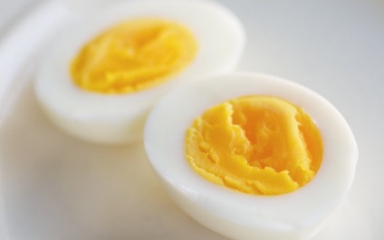 Hogyan és mennyit kell főzni kemény tojás