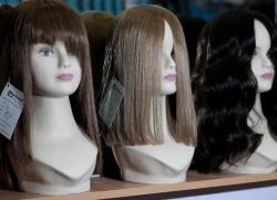 Hogyan mossuk szintetikus parókák (mosás) Hogyan mossuk szintetikus parókák