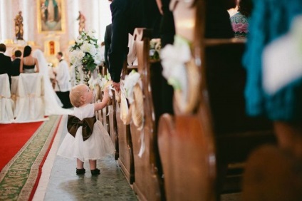 Hogyan ruha az esküvőre a gyermekek 6 tipp a fiatalabb vendégek