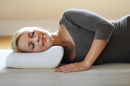 Hogyan jól aludni egy ortopédiai párna