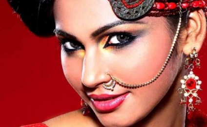 Hogyan készítsünk Indiai make-up magát pár perc alatt