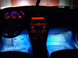 Hogyan lehet a lábak világítás az autóban a kezüket a jobb tuning - a avtopuls