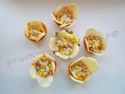 Burgonya kosarak tele „virágok” a kemencében recept (recept) Burgonya kosarak tele „virágok” recept a kemencében