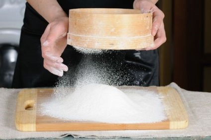 Paste tapéta, hogyan kell főzni, főzni, hogy a liszt és a keményítő a kezüket (videó útmutató)