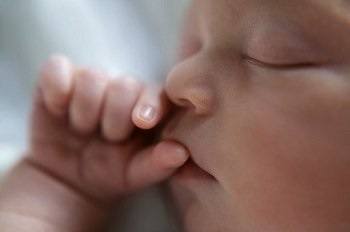 Amikor a gyermek elkezd átaludni az éjszakát anélkül, hogy felébredt a gyerek elkezd átalussza az éjszakát (amikor a baba elkezd átalussza az éjszakát) Amikor a gyermek elkezd átaludni az éjszakát anélkül, hogy felébredt a gyerek elkezd átalussza az éjszakát