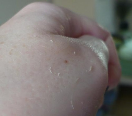 Krémek a szem körüli bőr (anti-aging kozmetikumok) Krémek a szem körüli bőr