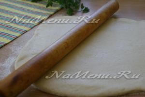 Coulibiac a hús és a burgonya, a recept egy fotó (élesztő) Coulibiac a hús és a burgonya, a recept egy fotót
