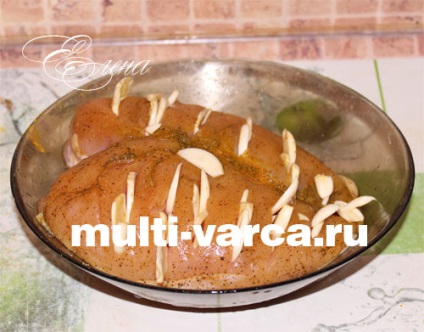 Csirkemell fokhagymás párolt multivarka (páronként) Fokhagymás csirkemell párolt multivarka