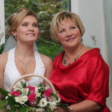 Anya lánya esküvőjén gratulálok szép anya (szép) Anya lánya esküvőjén gratulálok szép anya
