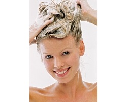 haj maszk természetes anyagokból egy seprűnyél