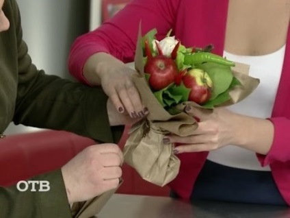 Mester osztályban egy csokor zöldség kezeddel nem lépésről lépésre fotókkal
