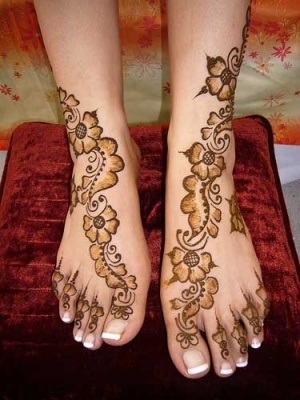 Mehendi lábon (minta) Mehendi lábán