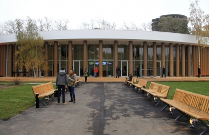 Moszkva autogramot Shigeru Ban ( „Garázs” a Gorkij Park fotó) Moszkva autogramot Shigeru Ban