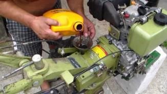 Egytengelyű kistraktor gerenda is kiszámlázzák a gyújtást, hogyan állítsa be a karburátort, hogy hogyan változik a tömítés a