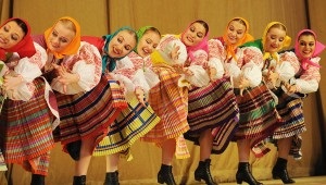 Belovengerskie néptáncot, szerves része Fehéroroszország - Fehéroroszország almanach címlapjára