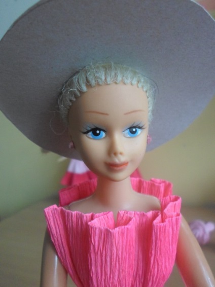 Új ruhát Barbie babák