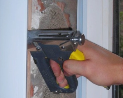 Befejező lejtőin ablakok műanyag DIY (befejező lejtők műanyag ablakok) Keretek lejt műanyag DIY