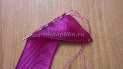 Panel virágok egy kosár szatén szalagokkal kezük (panelek) Panel virágok egy kosár szatén szalagokkal kezük