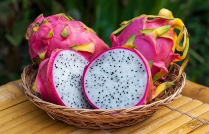 Пітахайя, dragon fruit, як їдять пітахайю, властивості пітахайї, склад пітахайї смак пітахайї,