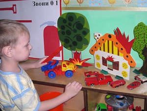 Crafts tűzvédelmi papír saját kezével az óvodai (fotó) (hack temuapozharnaya biztonsági papír, a keze óvodai fotó) Crafts tűzvédelmi papír saját kezével az óvodai (fotó)