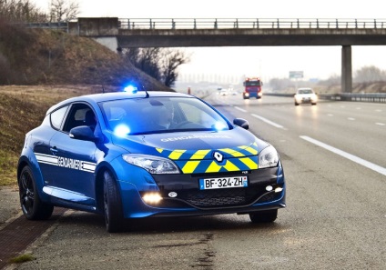 Rendőrségi autó a világon, vagy mi hajtja a rendőrség a különböző országokban